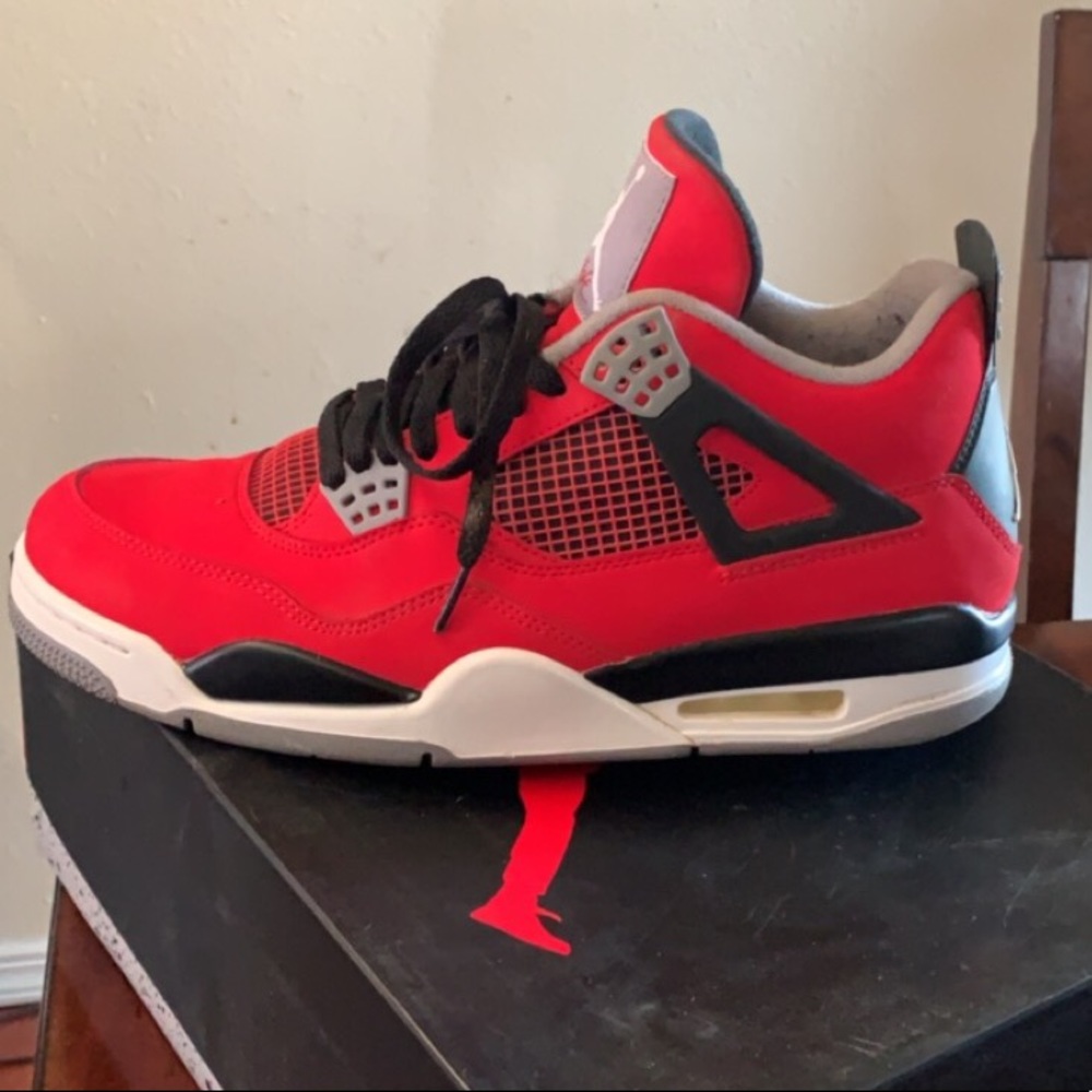 Toro Bravo 4’s Size 11